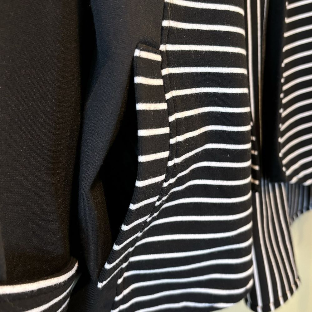 Chicos Womens 2 Large Black White Striped Top Open Front Cardigan Casual 12 - Picture 5 of 14